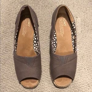 Toms peep toe espadrille wedges,size 7.5, brown